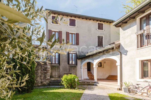 casa indipendente in vendita a Sona in zona Palazzolo