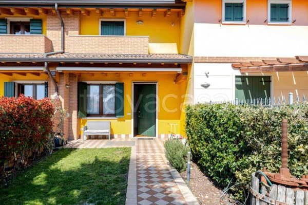 casa indipendente in vendita a Sona in zona Lugagnano