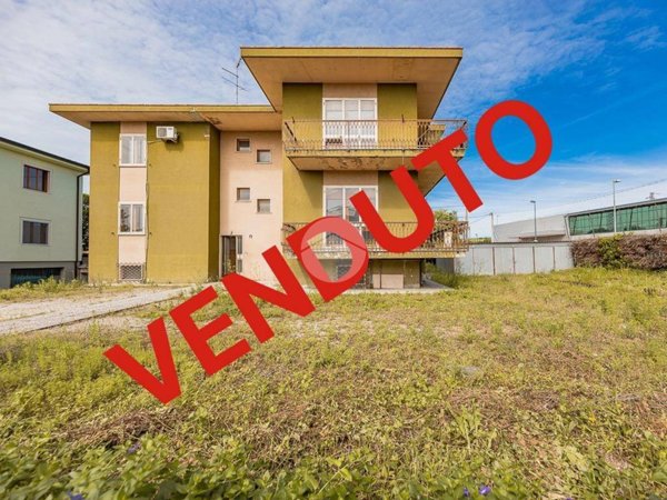 casa indipendente in vendita a Sona