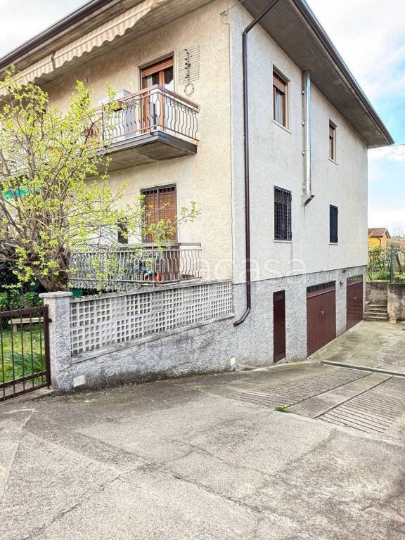 appartamento in vendita a Sona in zona Lugagnano