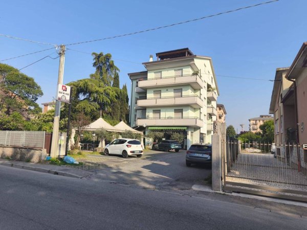 appartamento in vendita a Sona in zona Lugagnano