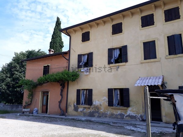 casale in vendita a Sona in zona San Giorgio in Salici