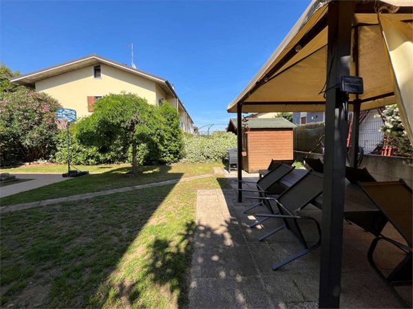 casa indipendente in vendita a Sona in zona Lugagnano