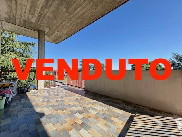 appartamento in vendita a Sona in zona Lugagnano