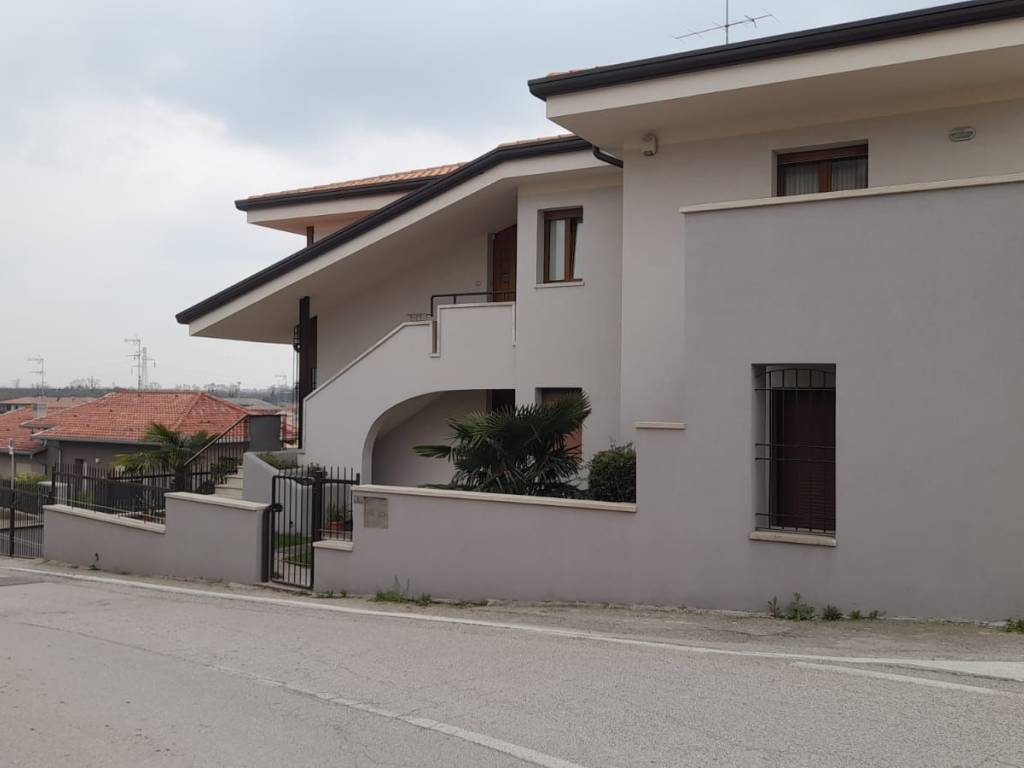 appartamento in vendita a Sona in zona San Giorgio in Salici