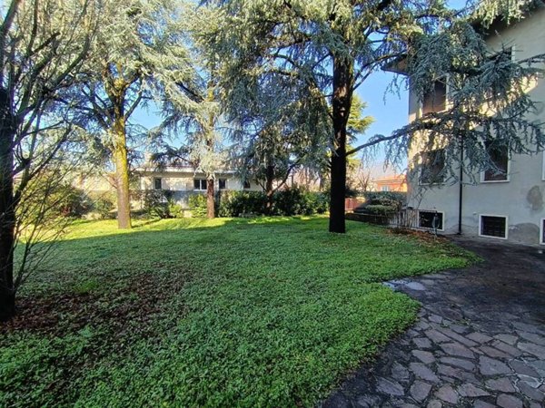 appartamento in vendita a Sona in zona Lugagnano