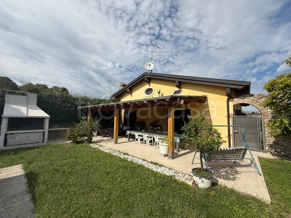casa indipendente in vendita a Sona in zona Palazzolo