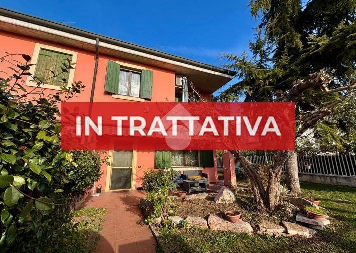 casa indipendente in vendita a Sona in zona Lugagnano