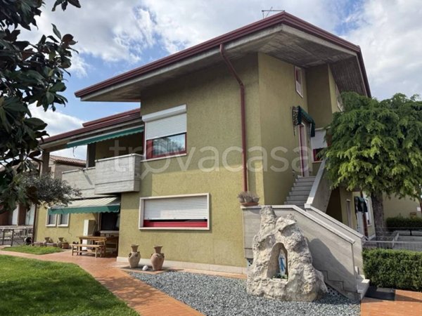 villa in vendita a Sona in zona Lugagnano