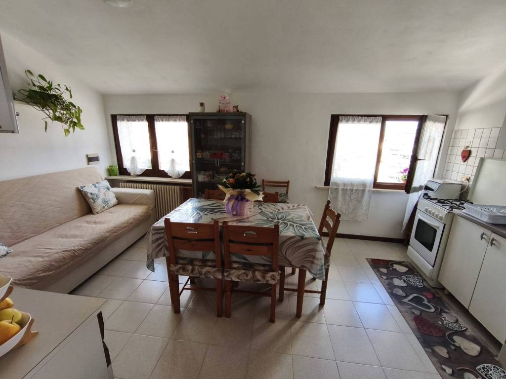 appartamento in vendita a Sona in zona Lugagnano
