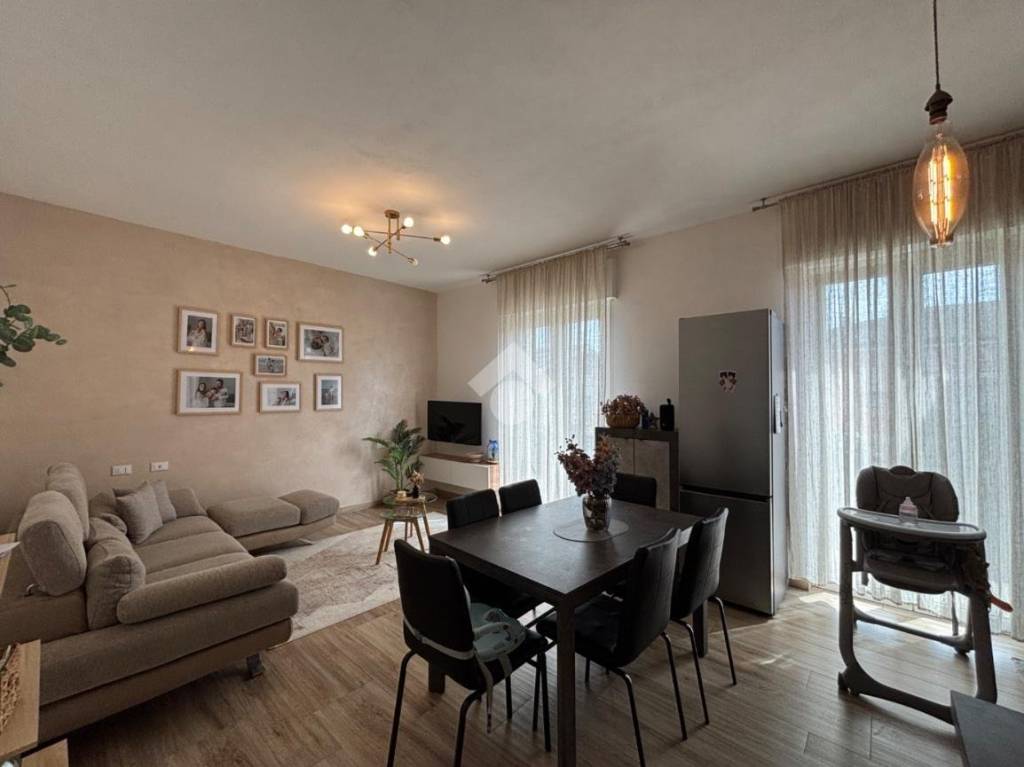 appartamento in vendita a Sona in zona Lugagnano