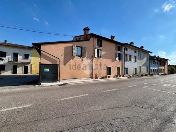 casa indipendente in vendita a Sona in zona Lugagnano