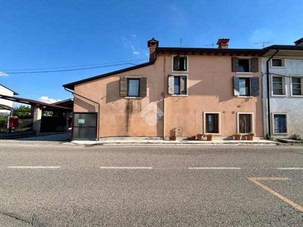 casa indipendente in vendita a Sona in zona Lugagnano