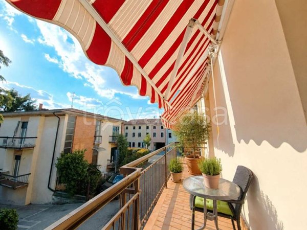 appartamento in vendita a Sona in zona Lugagnano
