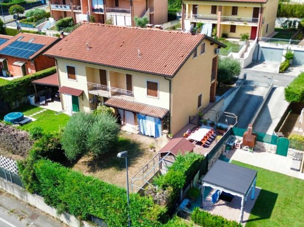 casa indipendente in vendita a Sona in zona Palazzolo
