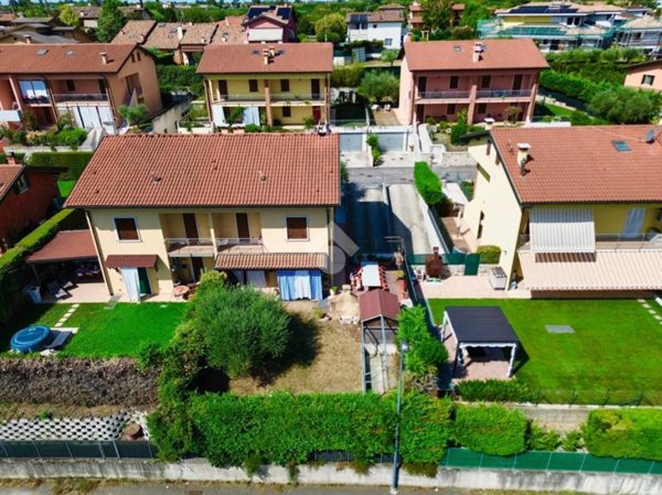 casa indipendente in vendita a Sona in zona Palazzolo