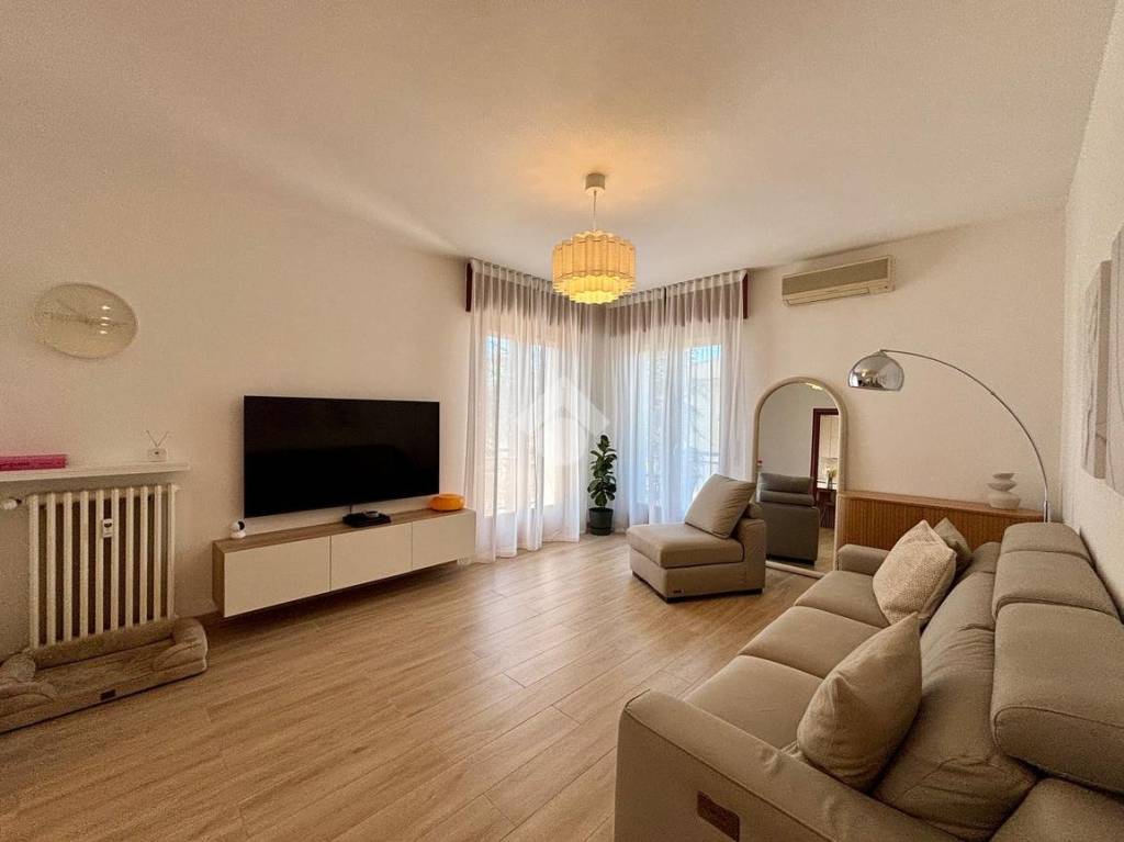 appartamento in vendita a Sona in zona Lugagnano