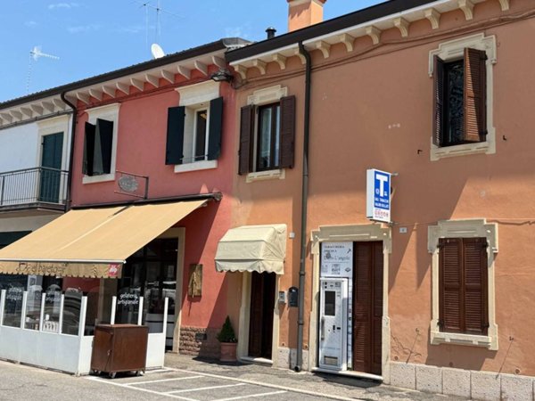 negozio in vendita a Sona
