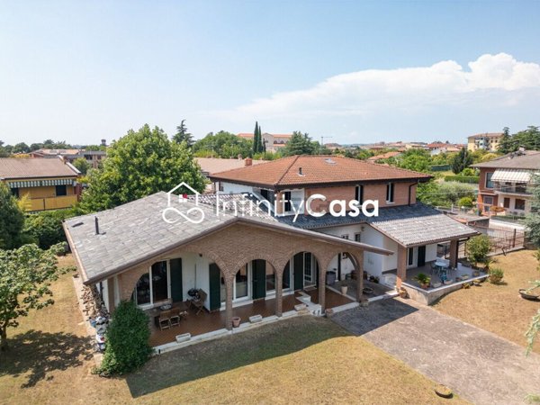 casa indipendente in vendita a Sona in zona Lugagnano