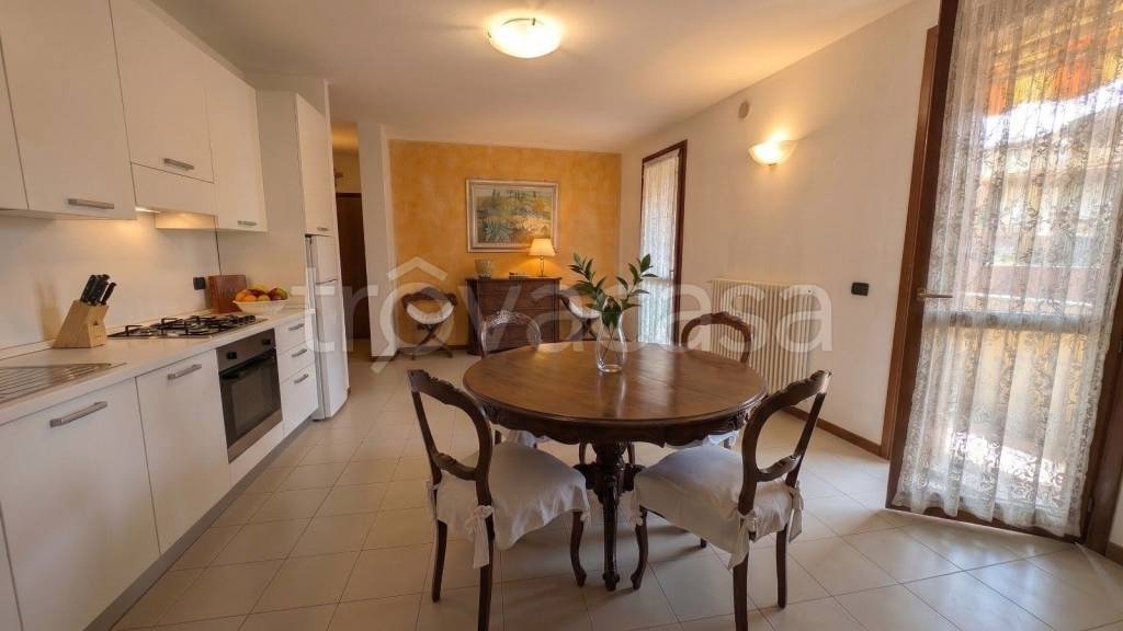 appartamento in vendita a Sona in zona Lugagnano
