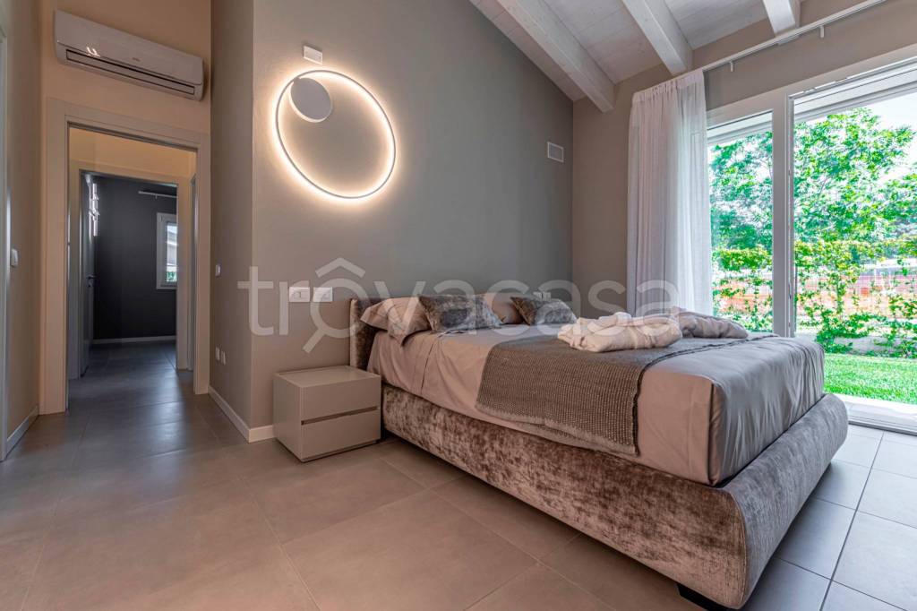 casa indipendente in vendita a Sona in zona Palazzolo