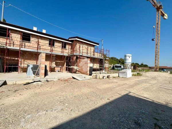 casa indipendente in vendita a Sona in zona Palazzolo