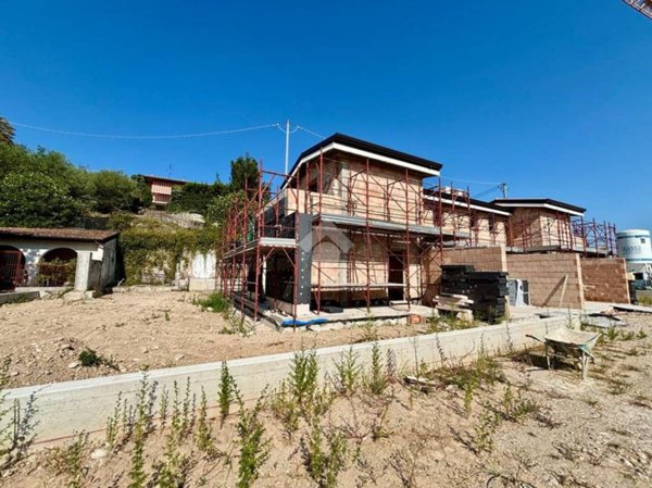 casa indipendente in vendita a Sona in zona Palazzolo