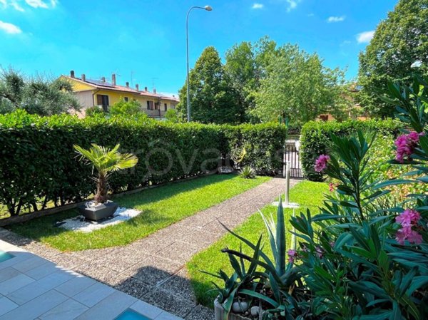 casa indipendente in vendita a Sona in zona Palazzolo