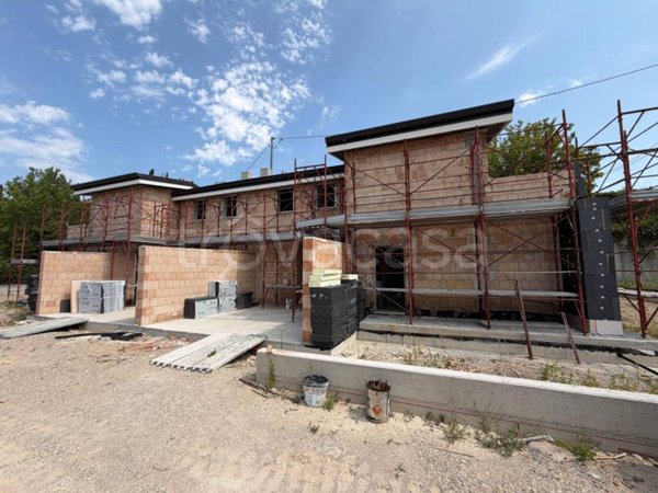 casa indipendente in vendita a Sona in zona Palazzolo