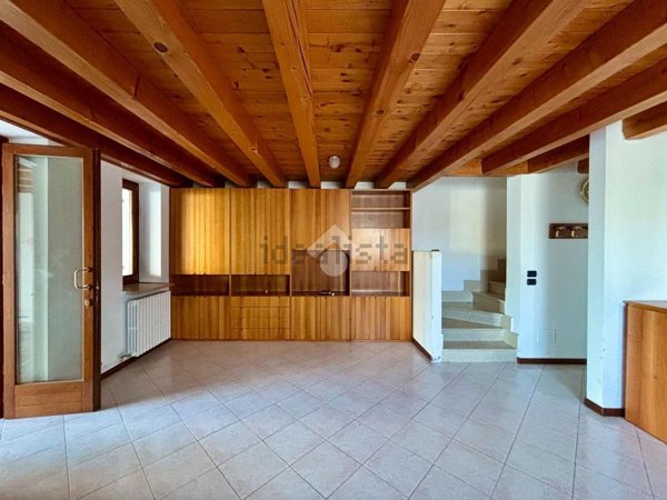 casa indipendente in vendita a Sona in zona Lugagnano