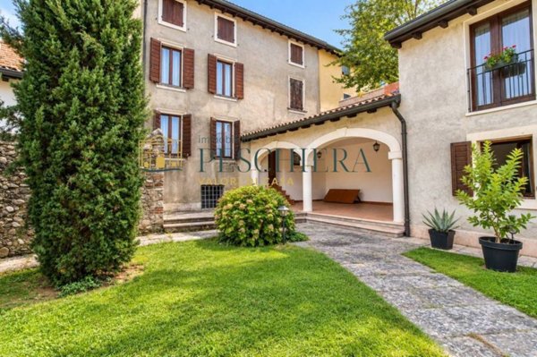 casa indipendente in vendita a Sona in zona Palazzolo