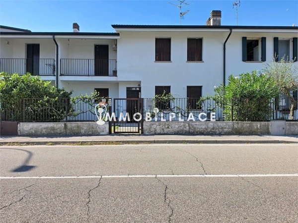 casa indipendente in vendita a Sona in zona Lugagnano