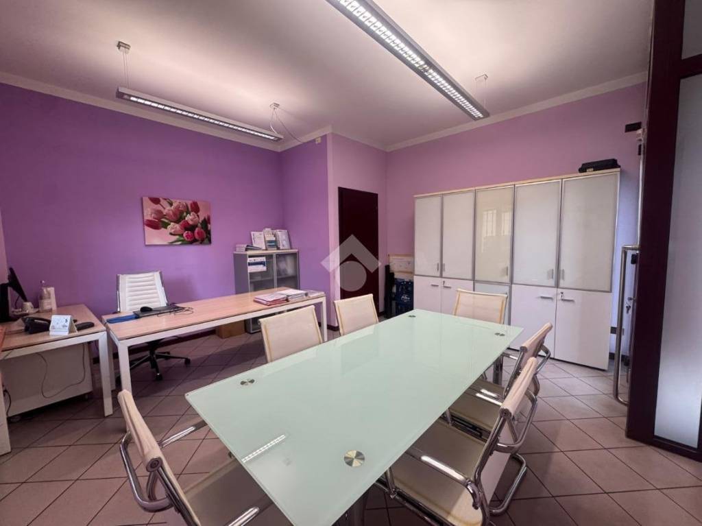 ufficio in vendita a Sona in zona Lugagnano