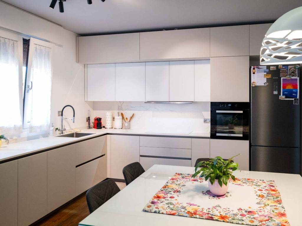 appartamento in vendita a Sona in zona Lugagnano
