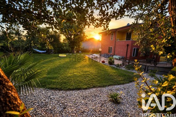 casa indipendente in vendita a Sona in zona Palazzolo