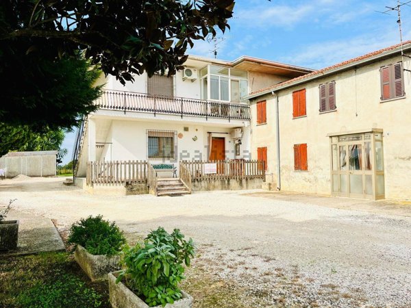 appartamento in vendita a Sorgà in zona Pampuro