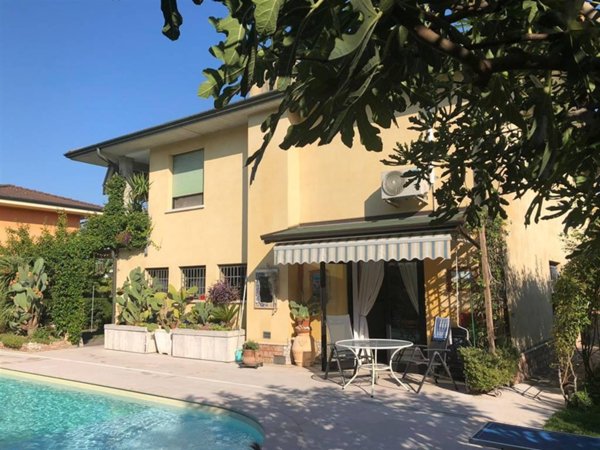 casa indipendente in vendita a Sorgà in zona Bonferraro