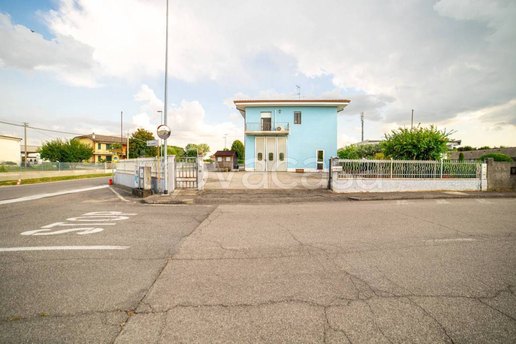 casa indipendente in vendita a Sorgà in zona Bonferraro