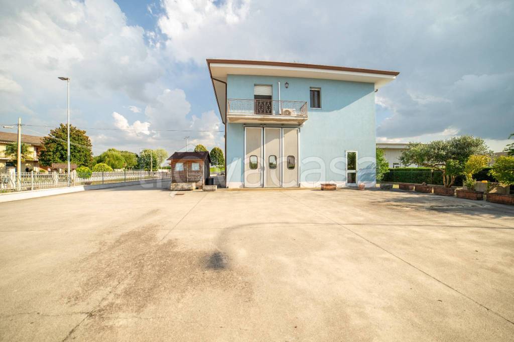 casa indipendente in vendita a Sorgà in zona Bonferraro