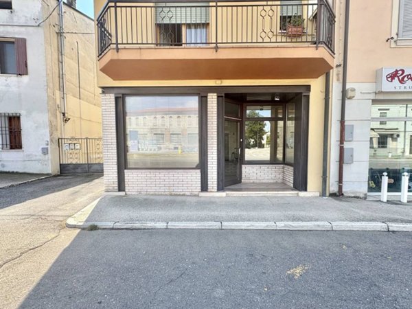 negozio in vendita a Sorgà in zona Bonferraro