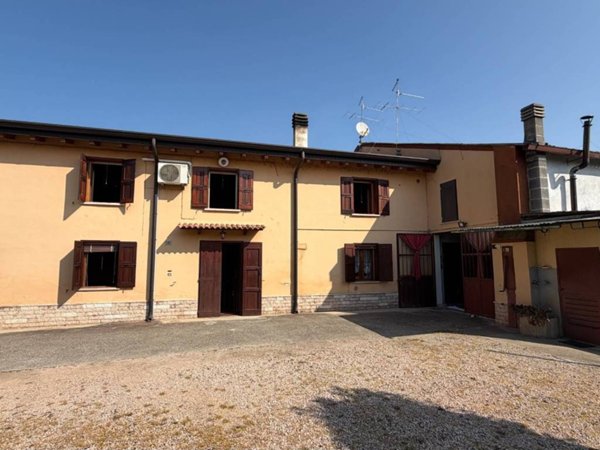 casa indipendente in vendita a Sorgà