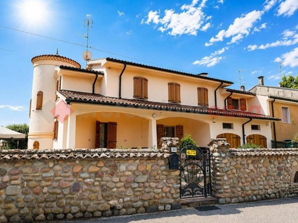 casa indipendente in vendita a Sorgà in zona Bonferraro