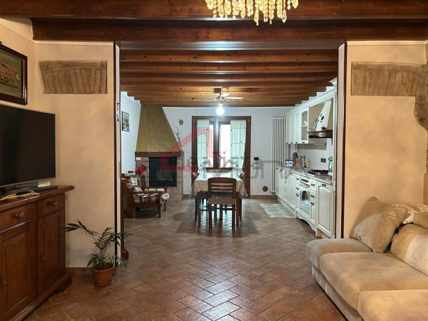 casa indipendente in vendita a Sorgà in zona Bonferraro