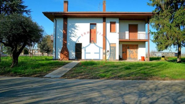 casa indipendente in vendita a Terrazzo