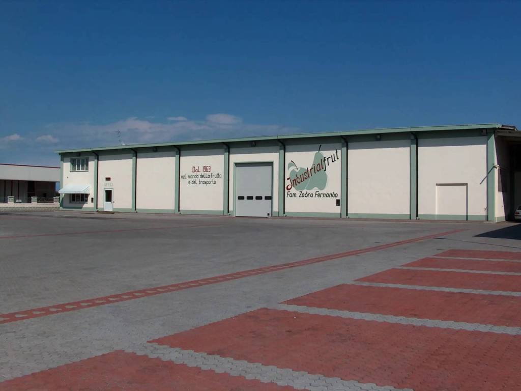 locale commerciale in vendita a Terrazzo