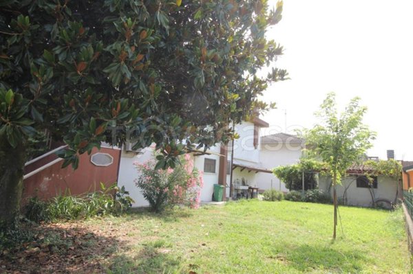 casa indipendente in vendita a Terrazzo