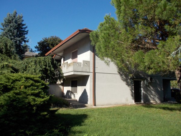 casa indipendente in vendita a Terrazzo