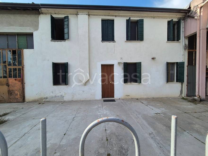 casa indipendente in vendita a Terrazzo