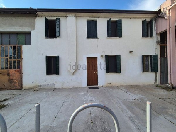 casa indipendente in vendita a Terrazzo