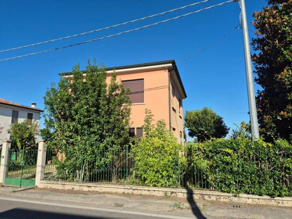 casa indipendente in vendita a Terrazzo